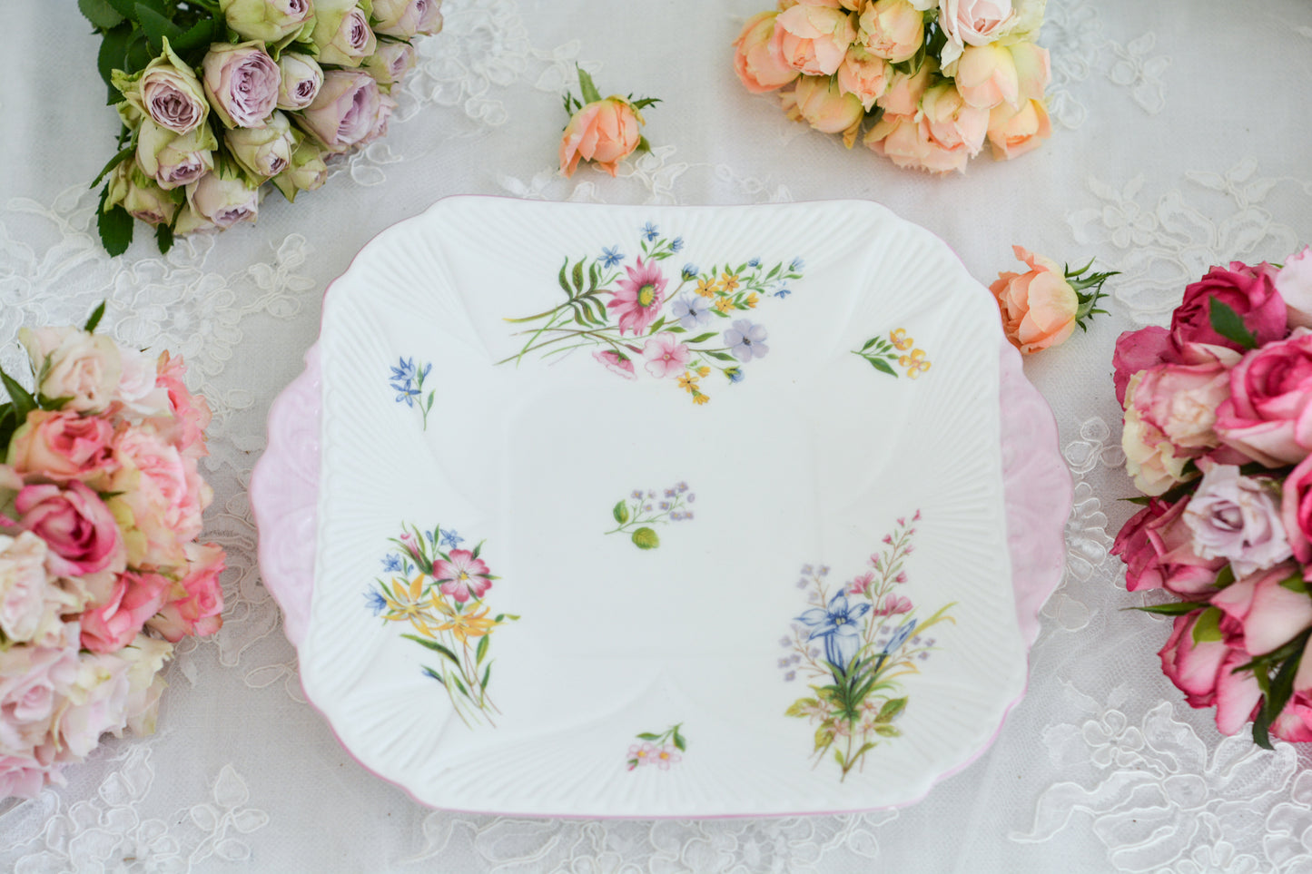 シェリー  ワイルドフラワー イギリスの野花が可愛らしい B&Bプレート(ピンク)