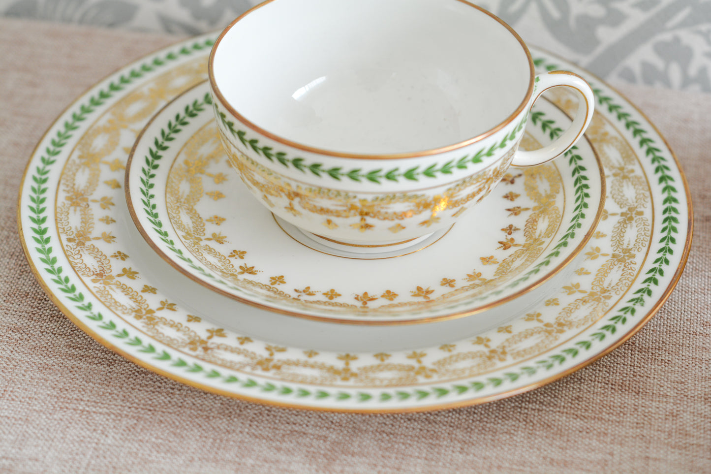 【特別価格】ジャン・プーヤ リモージュのティートリオ1セット