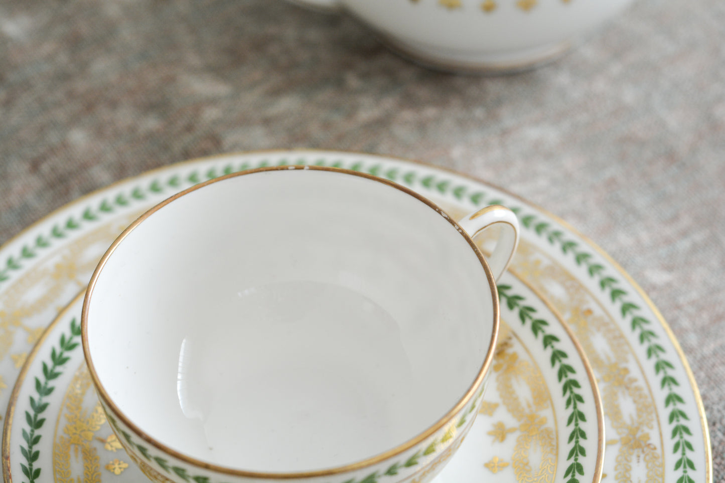 【特別価格】ジャン・プーヤ リモージュのティートリオ1セット