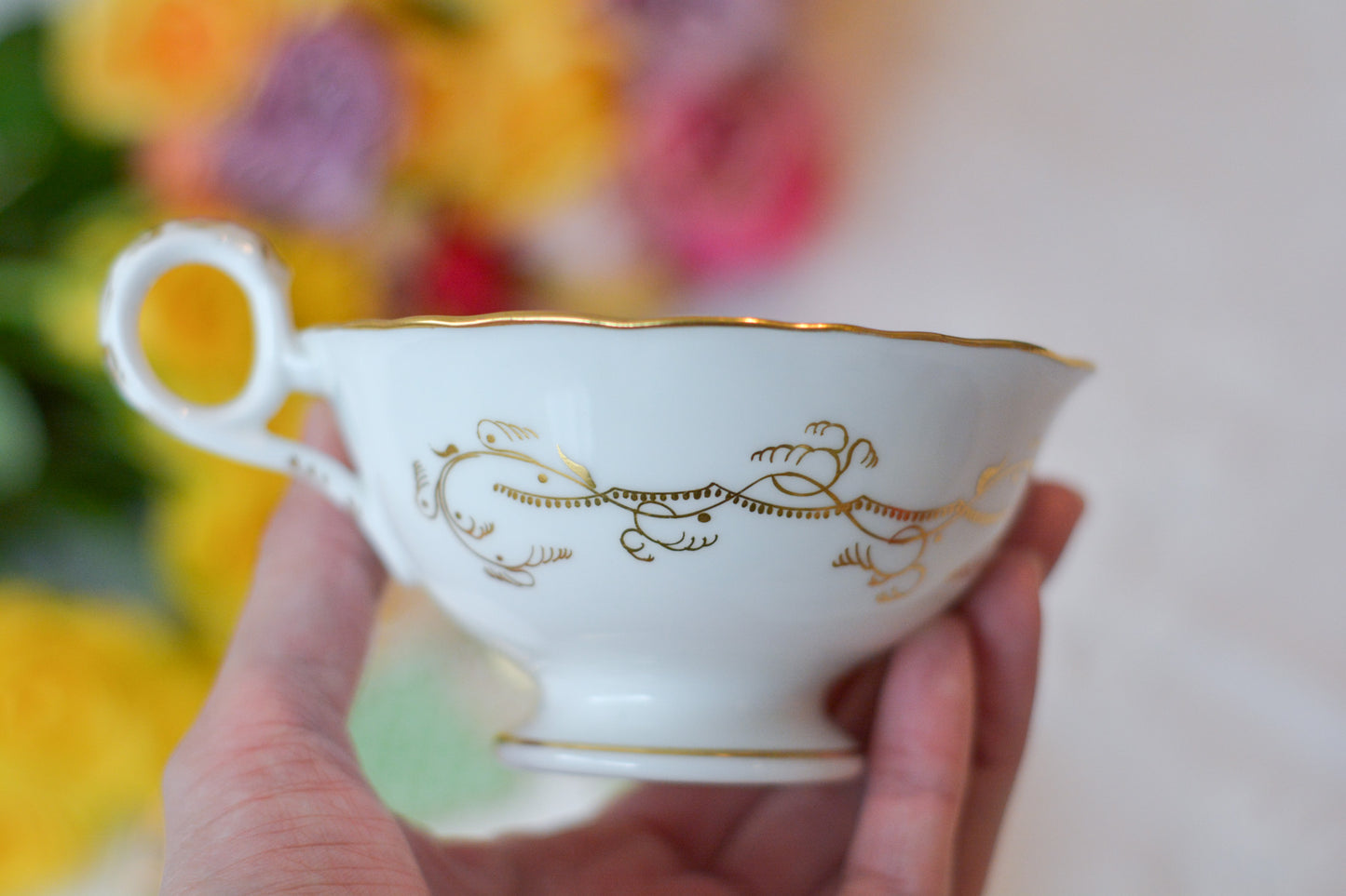 ダベンポートの美しいカップ&ソーサー。グリーンカラーと金彩の細かな模様がとても美しいです。Rose Antiquesは英国アンティーク、ヴィンテージ食器をご紹介しています。