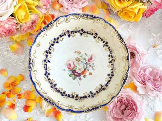 コールポート アデレードシェイプスロップボウル。ロココリバイバルの美しいアイテム。Rose Antiquesはコールポートをはじめ英国の美しいアンティーク磁器をご紹介します。