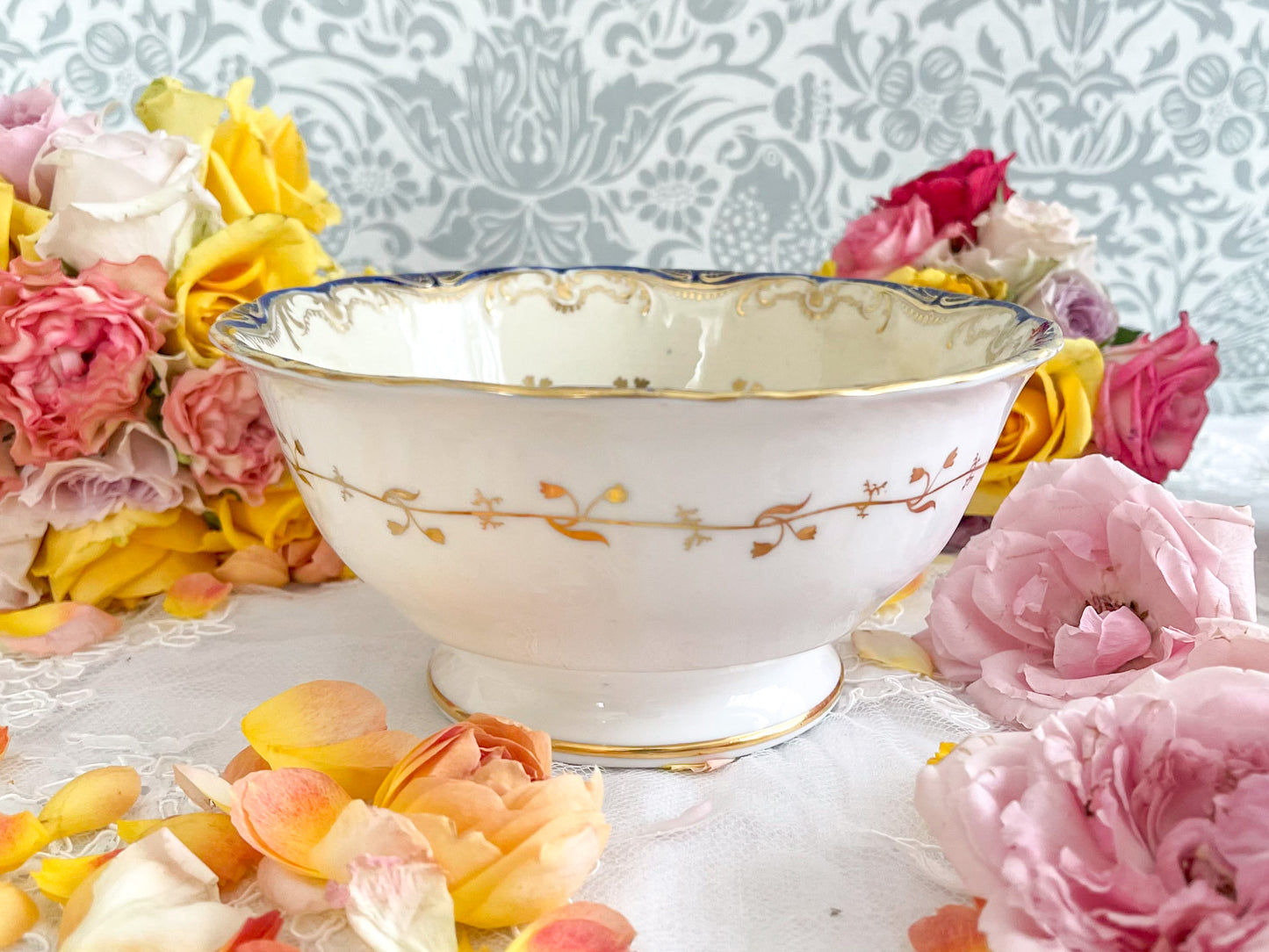 コールポート アデレードシェイプB&Bプレート。ロココリバイバルの美しいプレート。Rose Antiquesはコールポートをはじめ英国の美しいアンティーク磁器をご紹介します。