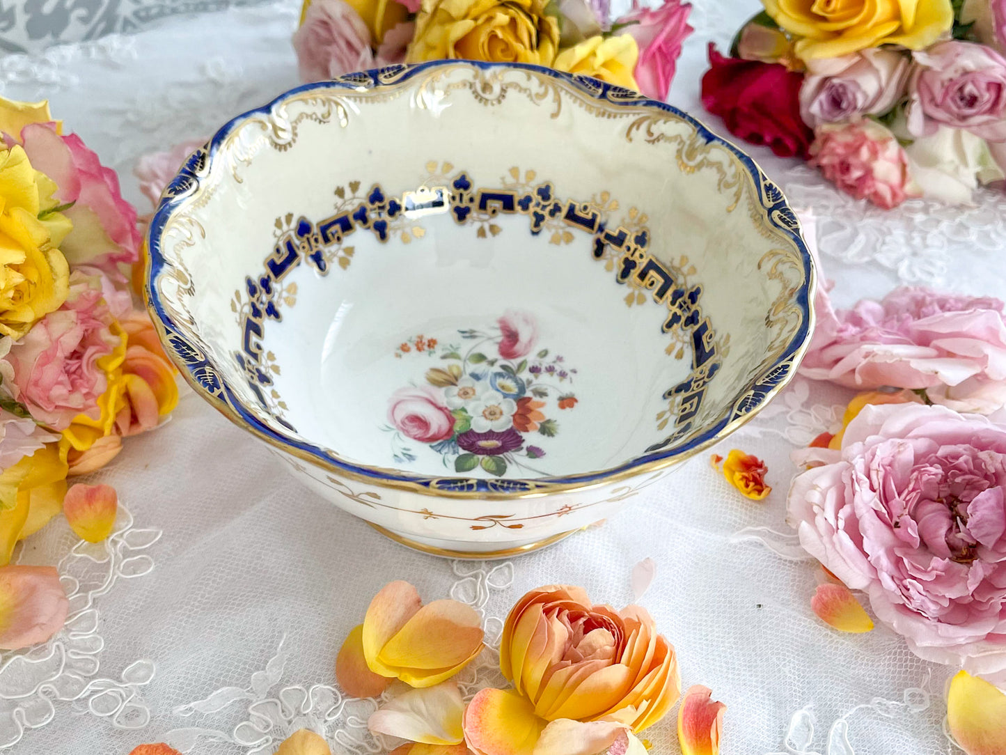 コールポート アデレードシェイプB&Bプレート。ロココリバイバルの美しいプレート。Rose Antiquesはコールポートをはじめ英国の美しいアンティーク磁器をご紹介します。