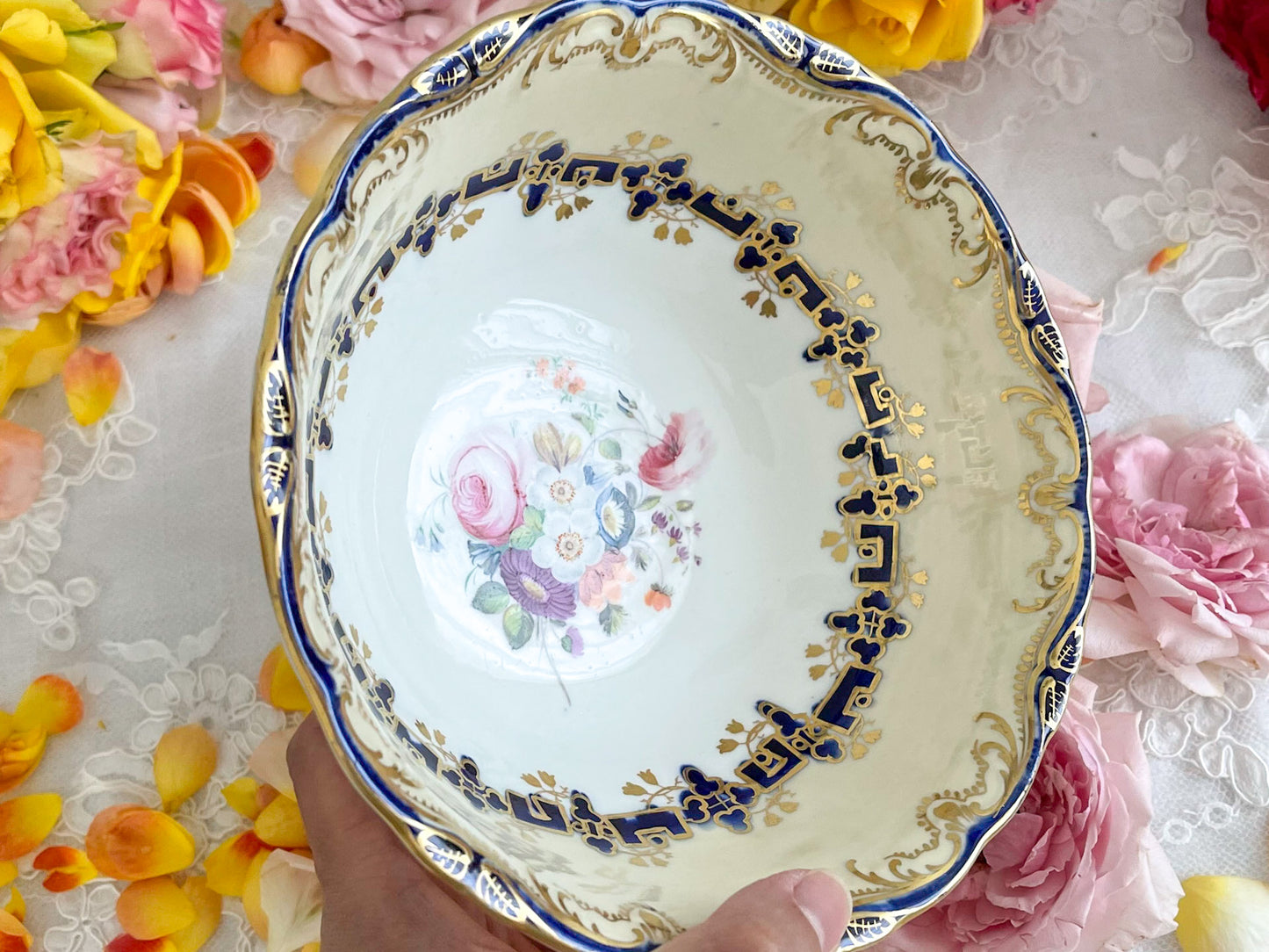 コールポート アデレードシェイプB&Bプレート。ロココリバイバルの美しいプレート。Rose Antiquesはコールポートをはじめ英国の美しいアンティーク磁器をご紹介します。