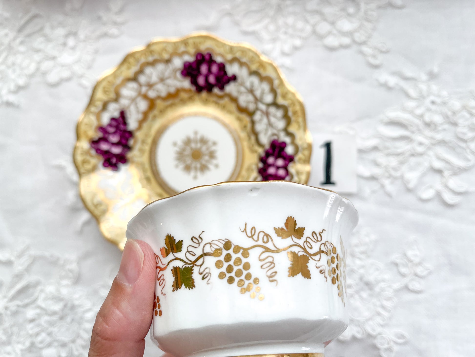 コールポート 英国アンティーク 葡萄柄カップ&ソーサー