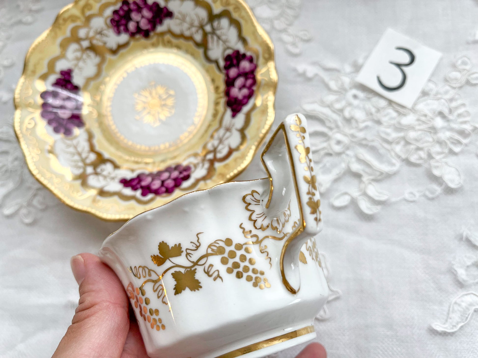 コールポート コールポート 英国アンティーク 葡萄柄カップ&ソーサー ロンドンシェイプ