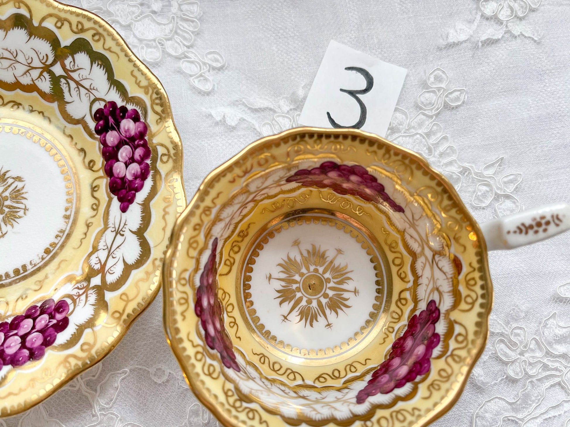 コールポート コールポート 英国アンティーク 葡萄柄カップ&ソーサー ロンドンシェイプ