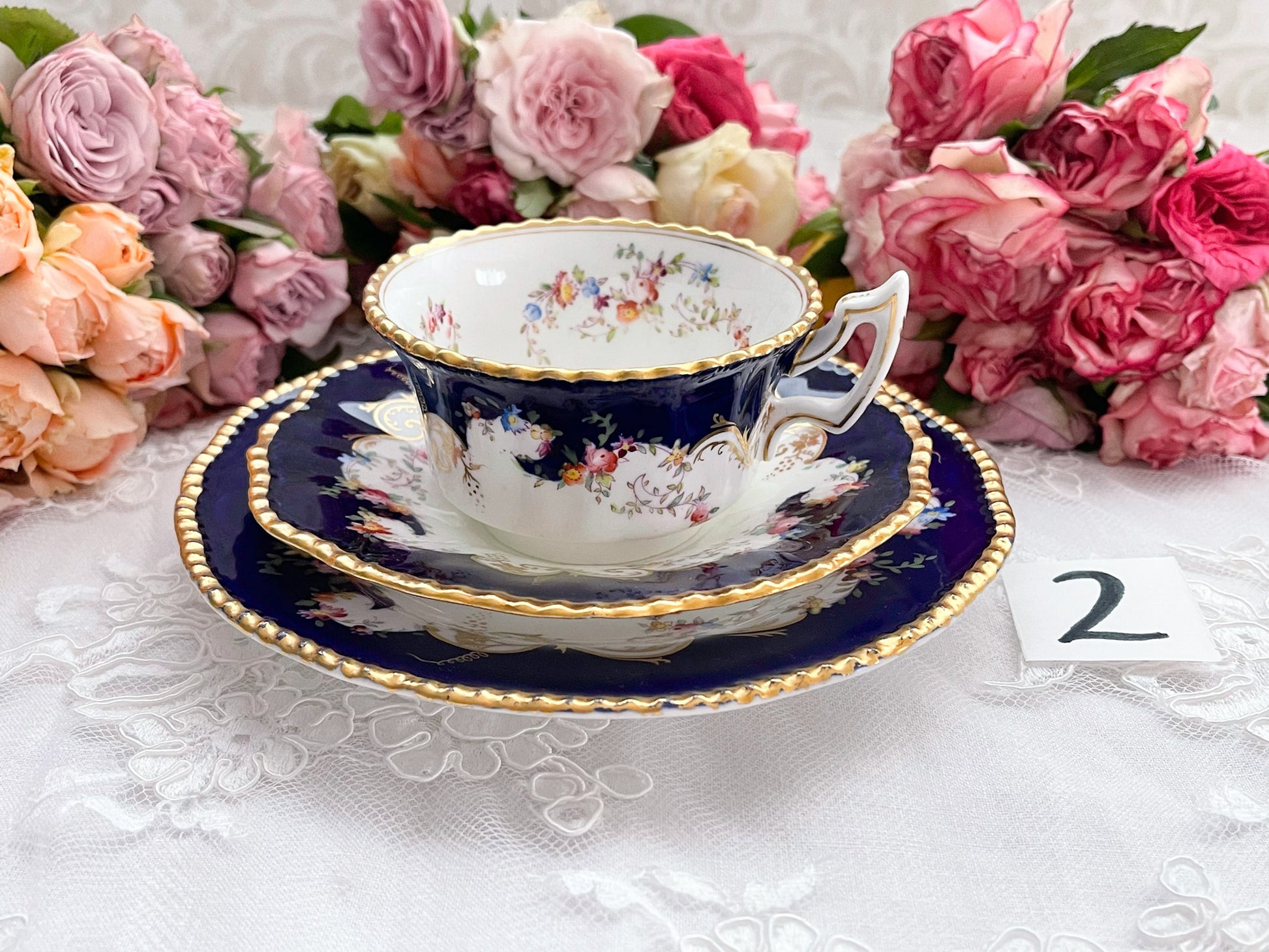 コールポート コバルトブルーのティートリオ。Rose Antiquesはコールポートをはじめ英国アンティーク磁器をご紹介します。