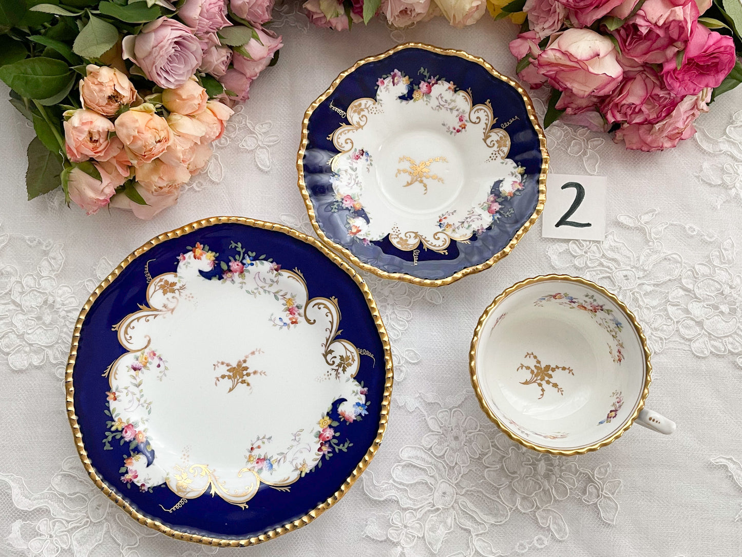コールポート コバルトブルーのティートリオ。Rose Antiquesはコールポートをはじめ英国アンティーク磁器をご紹介します。