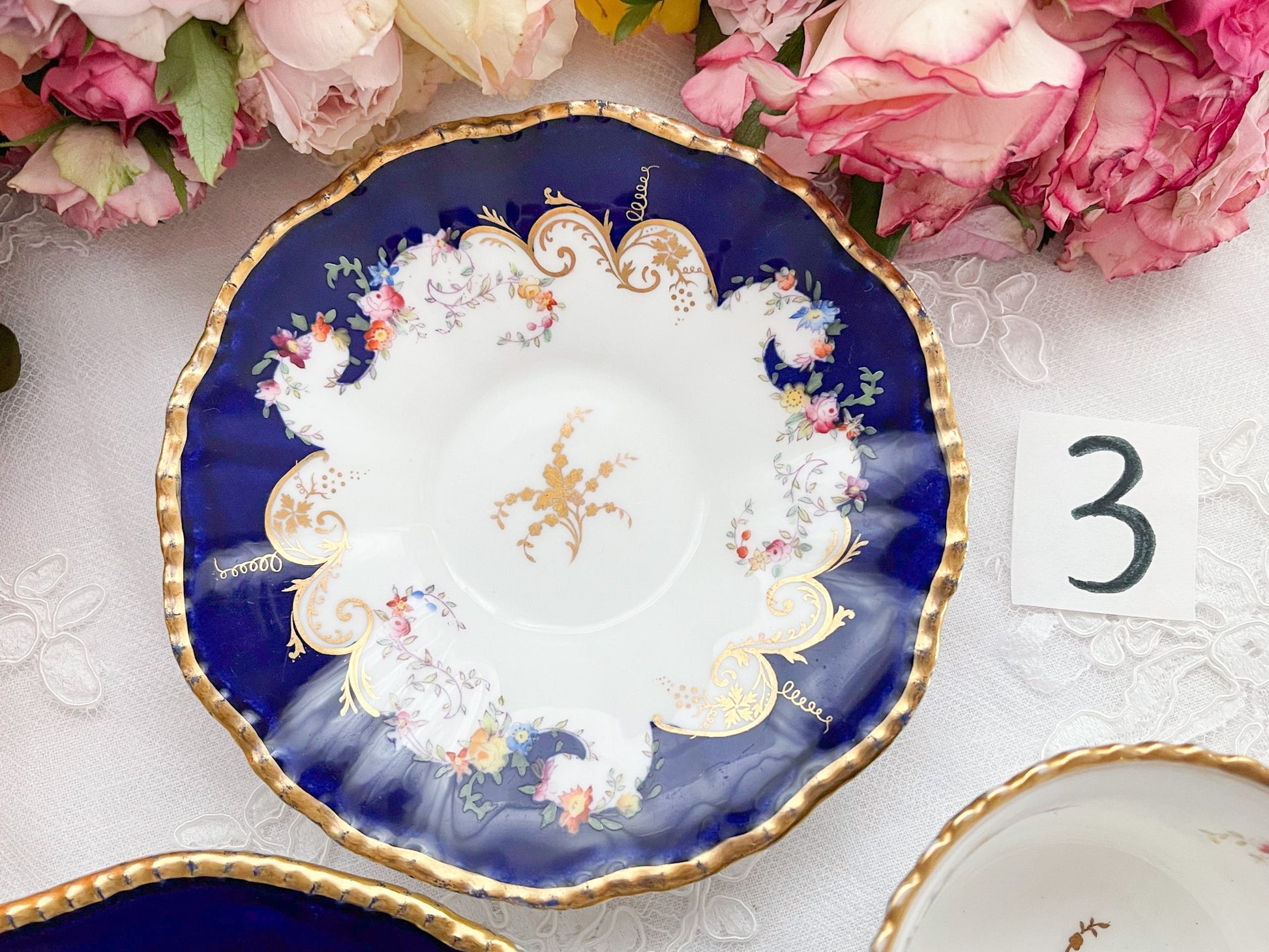 コールポート コバルトブルーのティートリオ。Rose Antiquesはコールポートをはじめ英国アンティーク磁器をご紹介します。