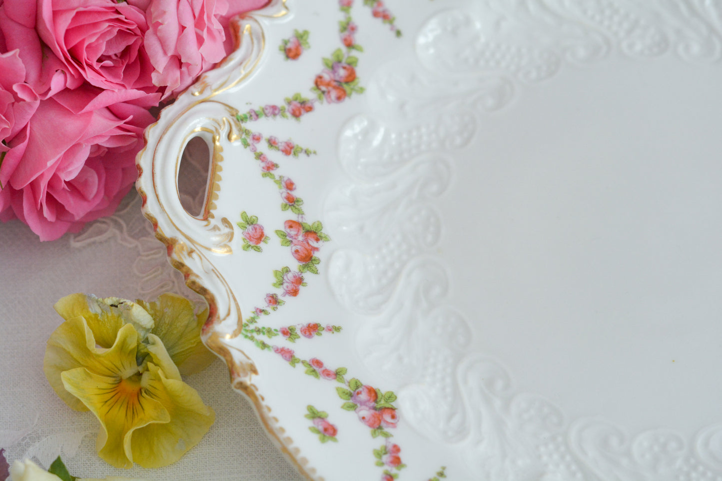 クレッセント バラのガーランドがとっても可愛らしい4ピースセット