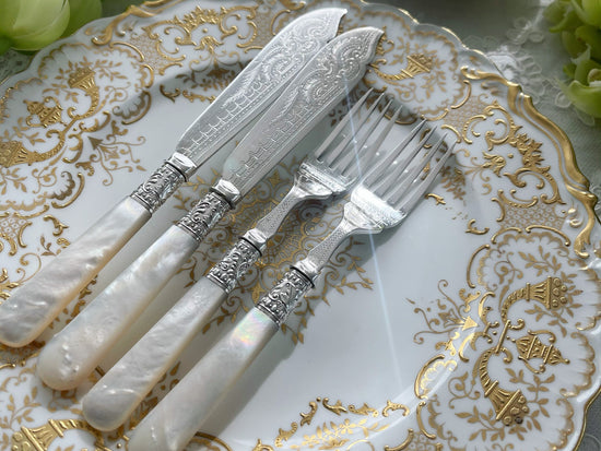 Rose Antiquesのアンティークシルバーのお手入れページ。アンティークシルバーを楽しく長くお使いいただくためのお手入れ方法をご紹介しております。Rose Antiquesはコールポートをはじめ英国アンティーク磁器、ヴィンテージ磁器をご紹介しています。