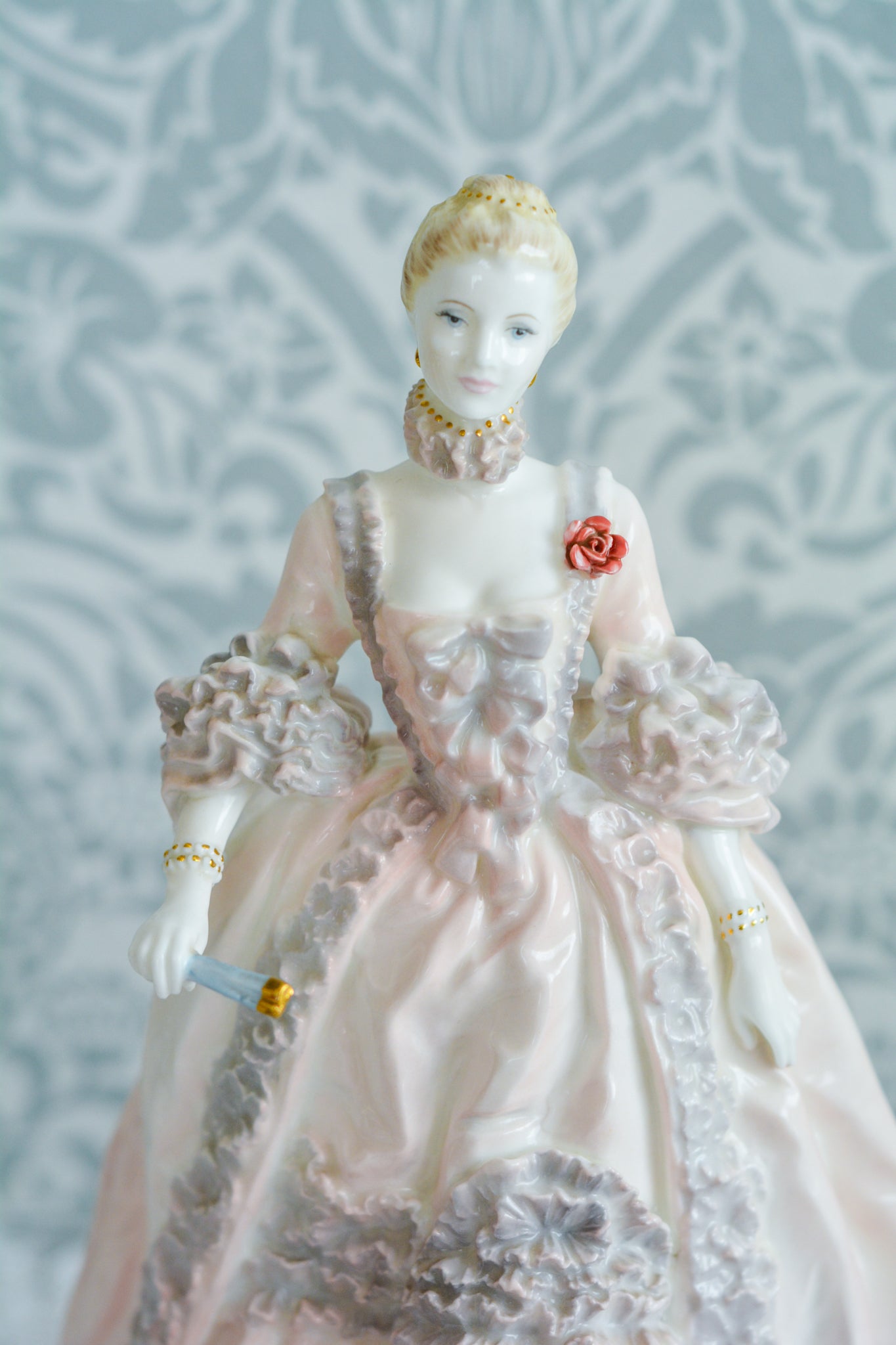 貴重　コールポート　Madame de Pompadour ポンパドール夫人のフィギュリン