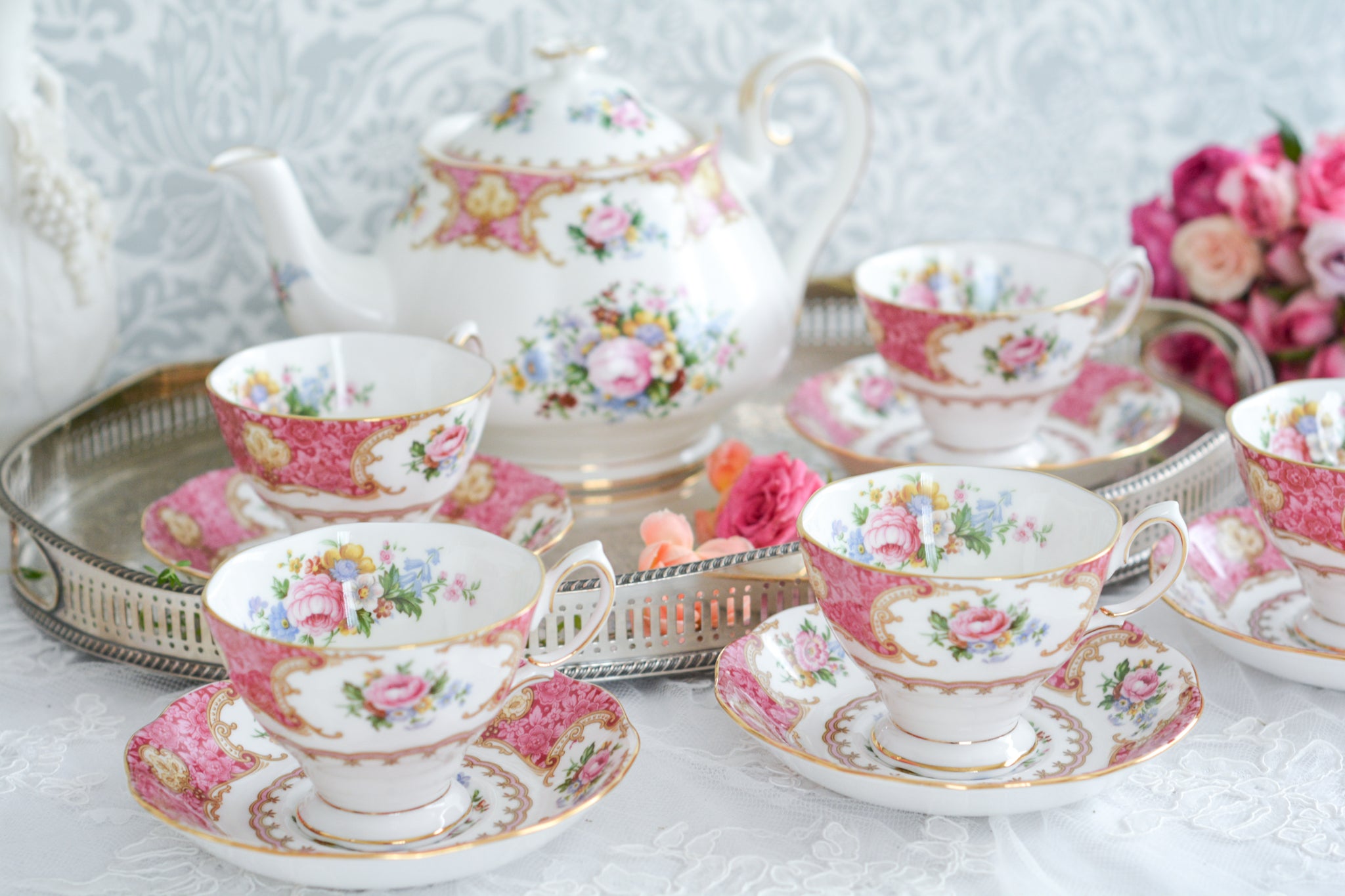 新品i□ ROYAL　ALBERT　ロイヤルアルバート　レディカーライル　Lady Carlyle カップ＆ソーサー4客セット +ソーサー2枚 アンティーク ロイヤルアルバート